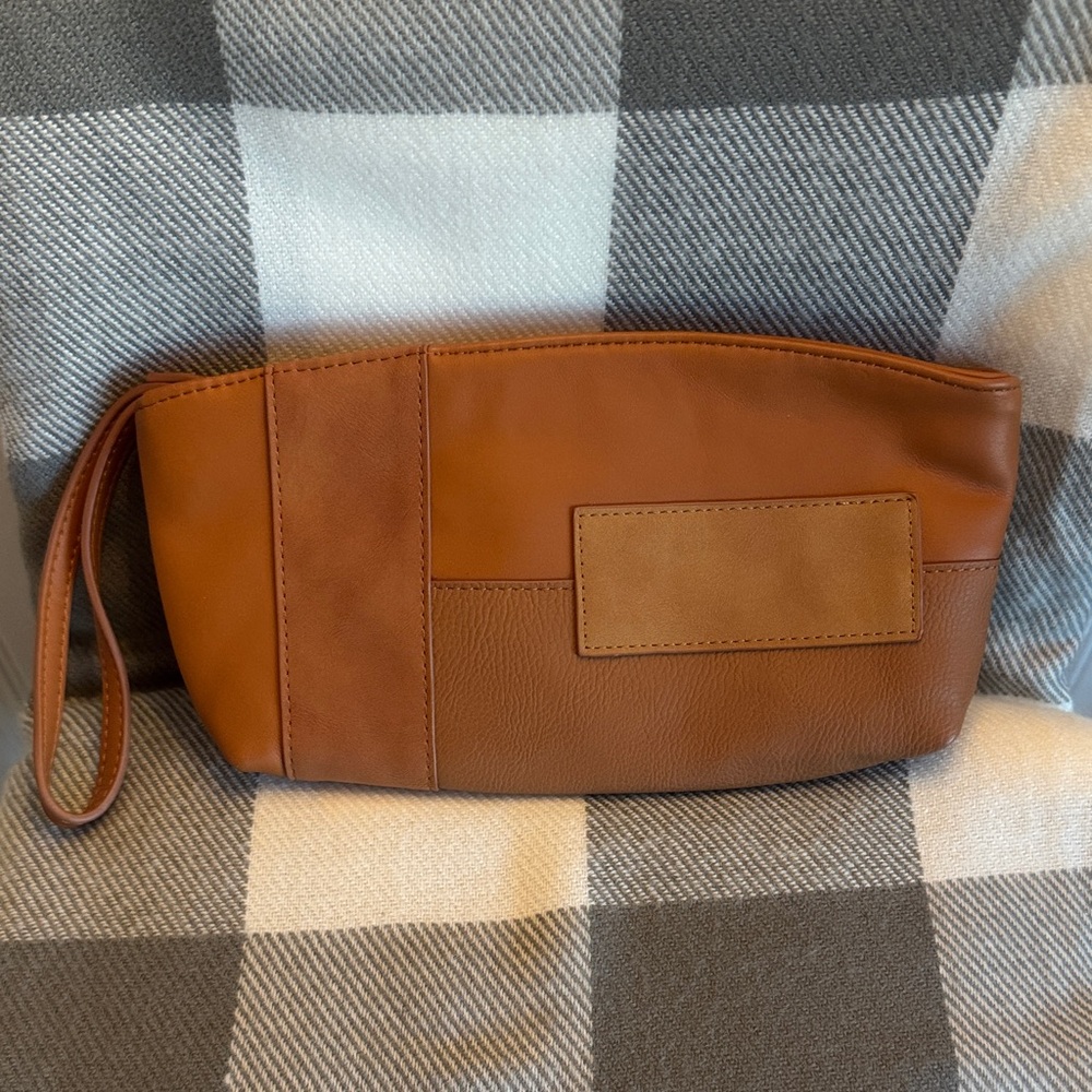 Universal Thread Tan and Brown Clutch